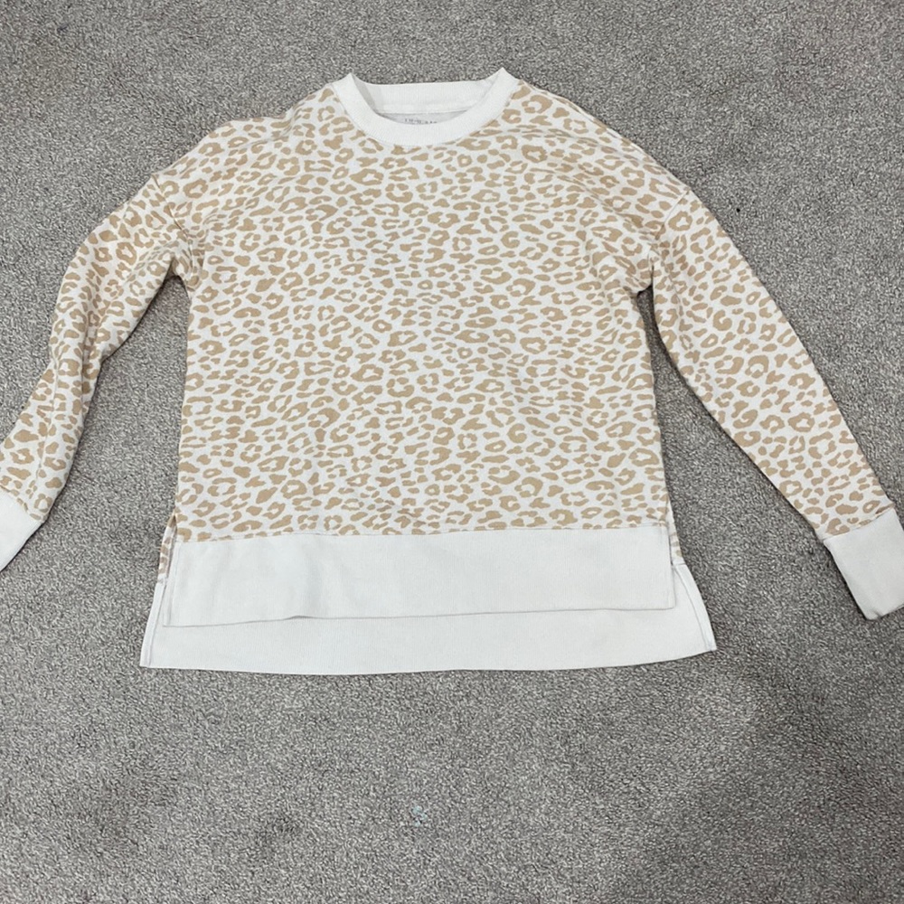 Small sweater cute and stylish